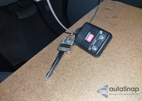 2009 Ford E-350 Super Duty Xl/Xlt z USA, uszkodzony, nr VIN 1FBNE31L59DA43972